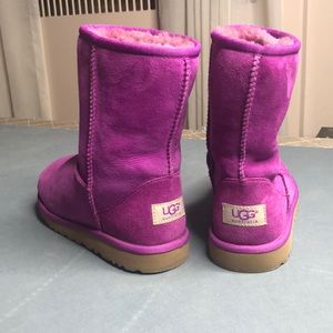 UGG boots *LIKE NEW* from immaculate home ;kids size 5 aka women’s size 7